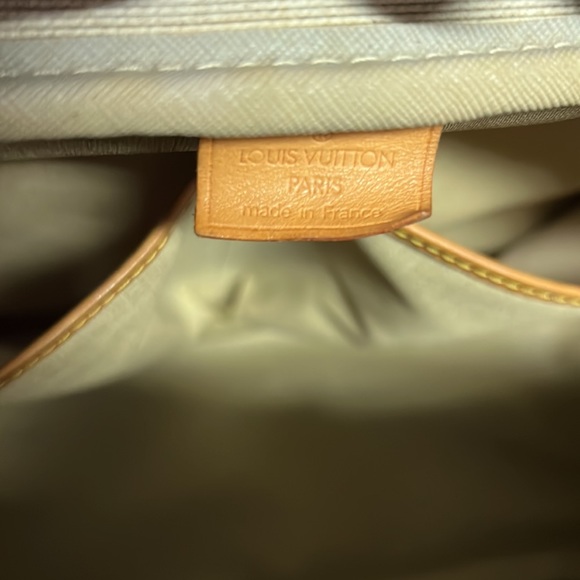 Authentic Louis Vuitton Deauville Satchel - Picture 5 of 8